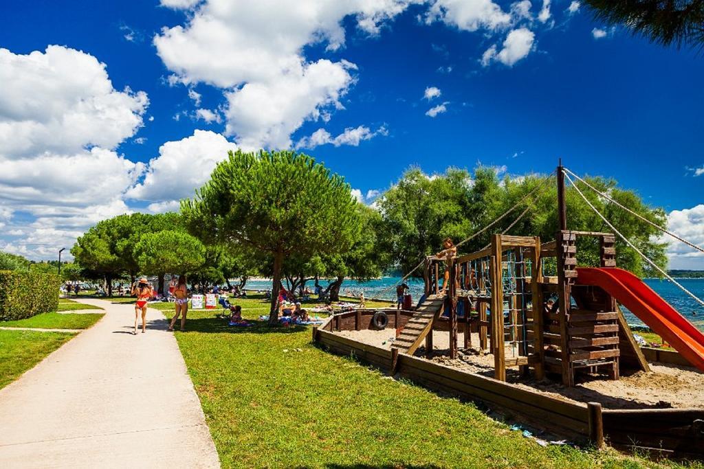Apartments Villa Rivarella Novigrad  Phòng bức ảnh